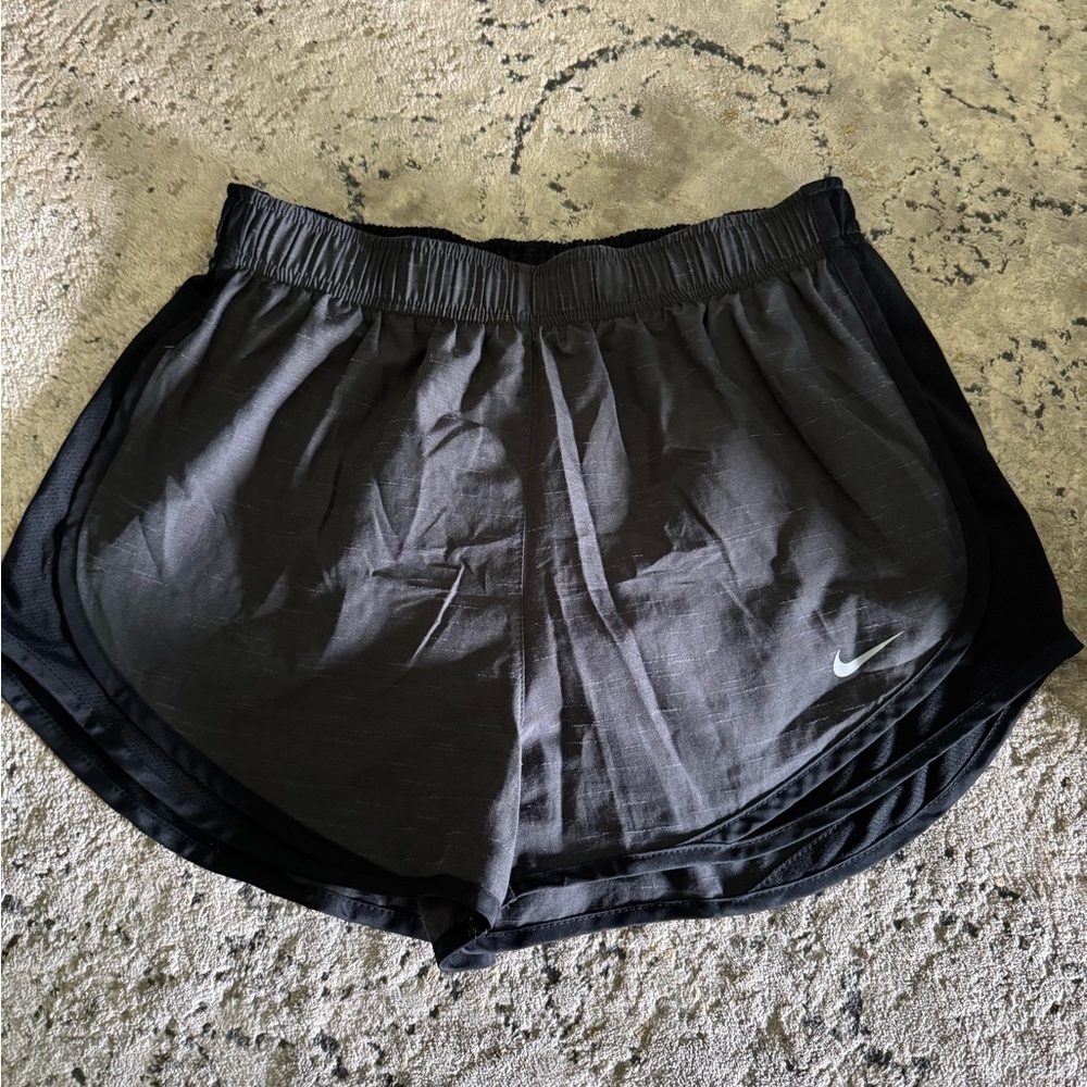 Nike dark grey and black Women's Tempo
Dry Core 3" Running Shorts